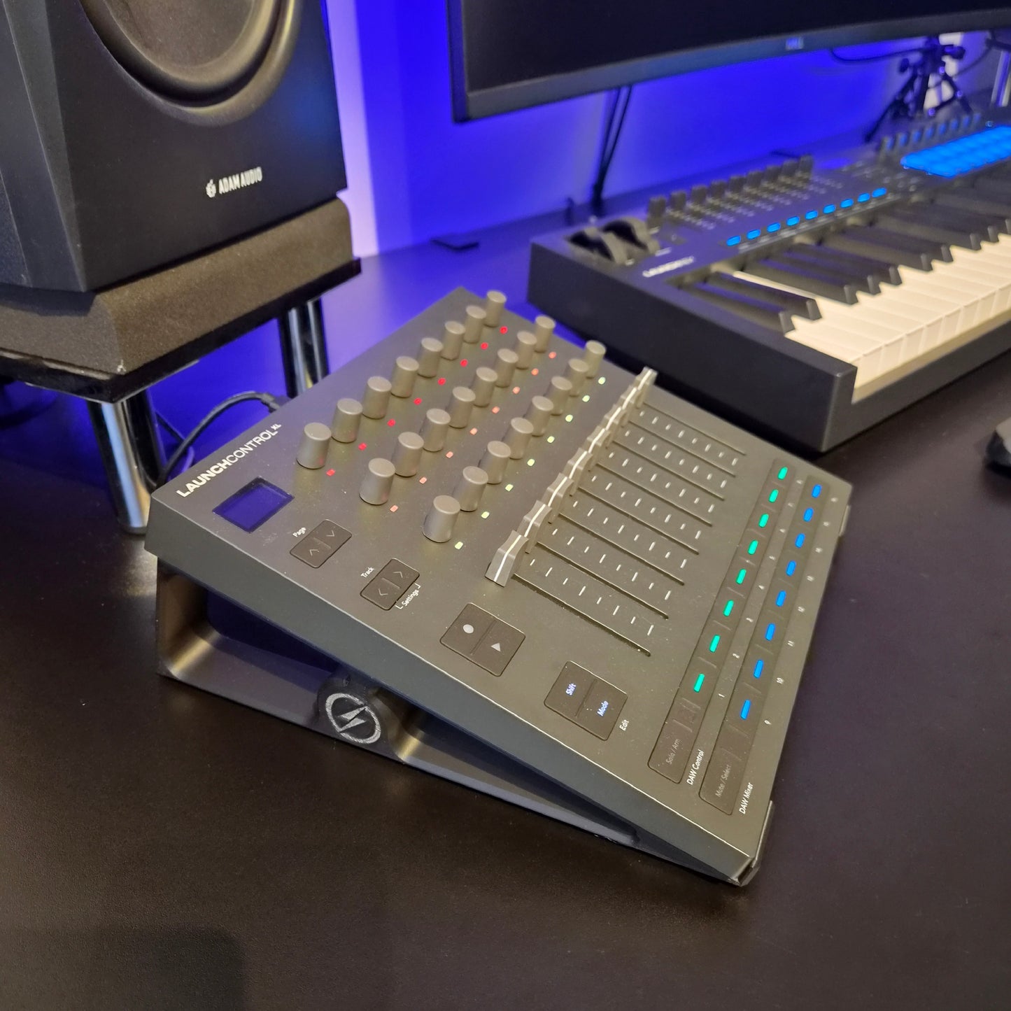 3D Printed Stand for Novation Launch Control XL MK1, MK2 & MK3